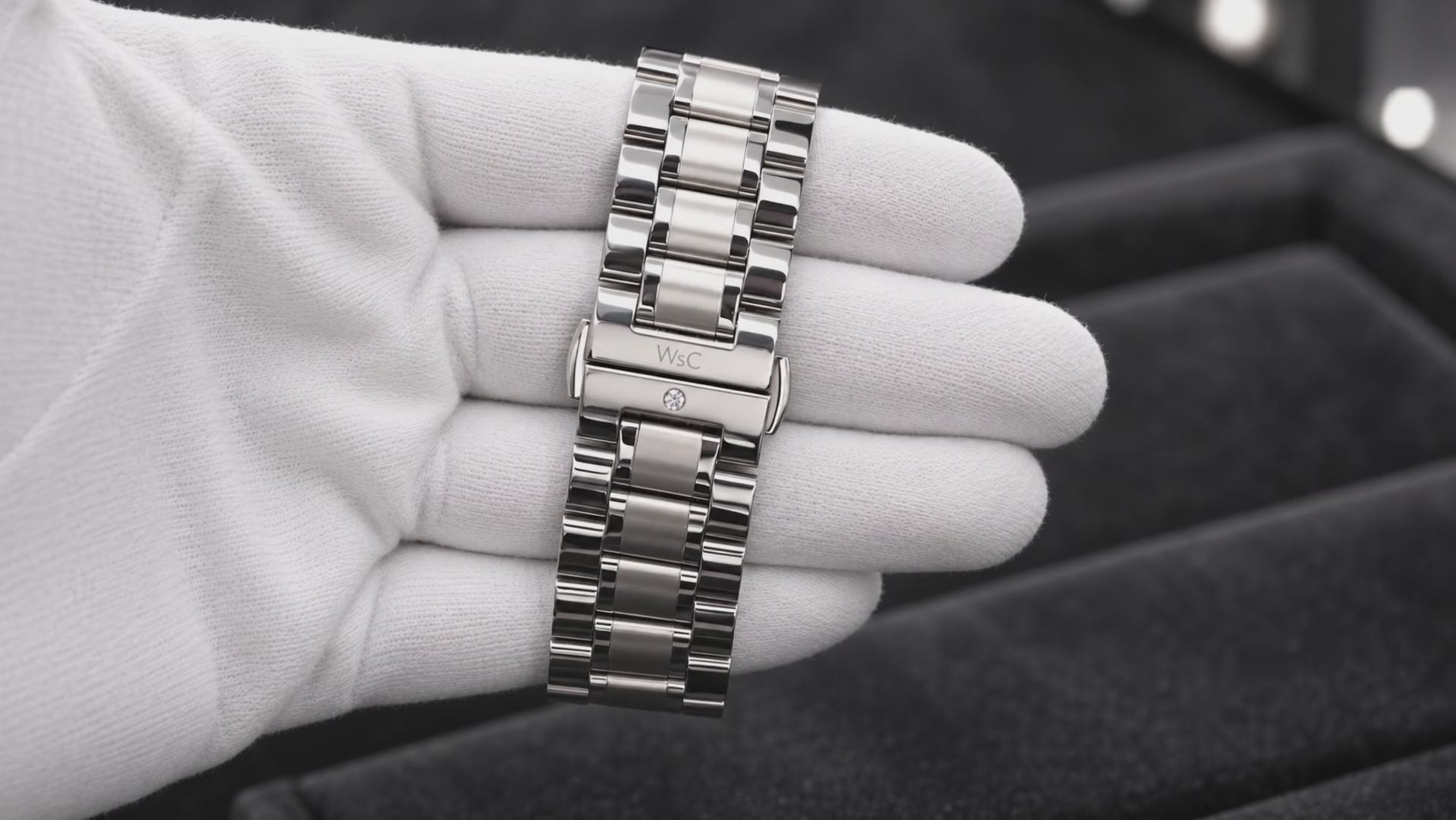 WsC Fury diamond clasp detail loop