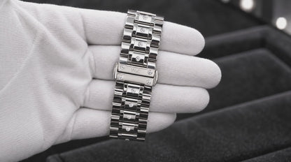 WsC Fury 1 carat diamond strap detail loop