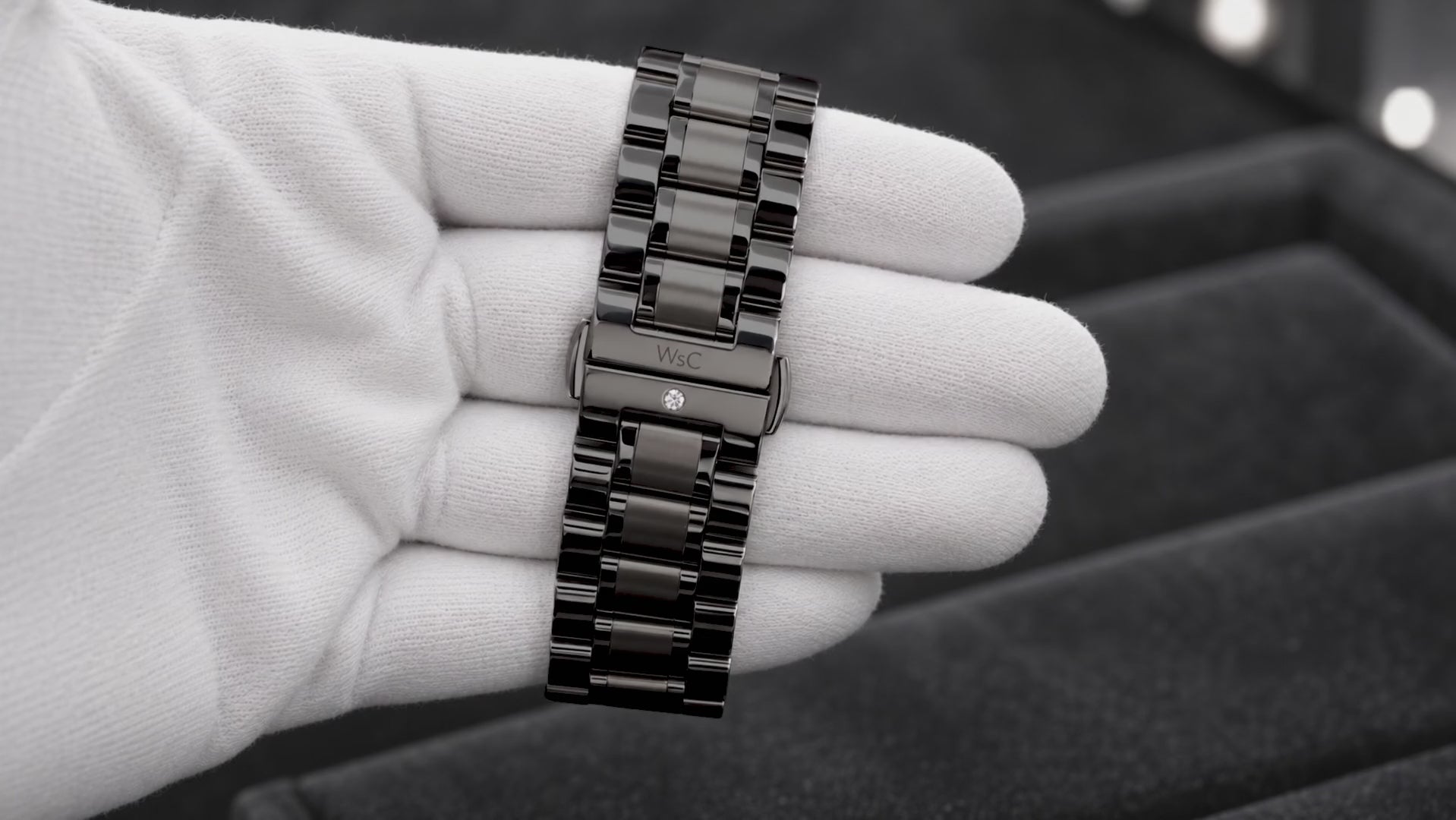 WsC Fury diamond clasp detail loop